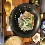 Asari111 - 豚しゃぶ肉の生姜焼き丼 900円