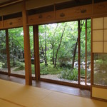 旅亭半水廬 - 朝食も階下の広間で