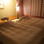 旅亭半水廬 - 同じ棟で食事していたのに布団を敷かれていたのが分かりませんでした！マットレスが厚くて、ふかふか