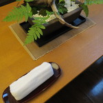 旅亭半水廬 - 旅館到着後の受付。半水慮 宿泊料 50000円