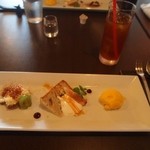 混 - デザート盛り合わせ ＆ ドリンク