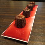 レストラン ラ フィネス - カヌレ