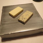 レストラン ラ フィネス - 自家製バター：刻んだ黒トリュフの練り込みとレモン風味