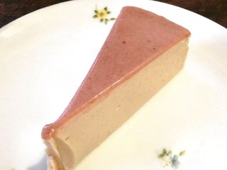 Kafabunna - ケーキセット 930円 のフランボワーズムース