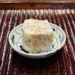 すし処 ひさ田 - ホワイトアスパラガスと米食鶏の玉子、カンボジア黒胡椒