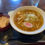 きくすい - ゼロラーメンとトッピングのチャ一シュ一。