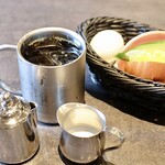 支留比亜珈琲店 - 当店独自のアイスコーヒー＆ハムロール