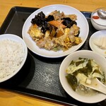 築地市場298 - 玉子 豚肉 キクラゲ 炒め定食