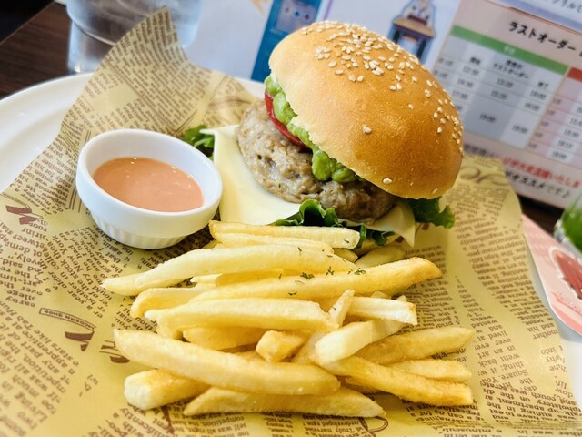 SMILE BASE CAFE 心斎橋店 （スマイル ベース カフェ） - 四ツ橋
