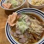 Ramen Shieru - テーブル席