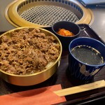 焼肉 栄来亭 - 今回オーダーの和牛肉どん