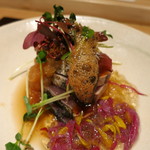 神保町 傳 - 25年10月　九州鰹たたき、燻製醤油の泡