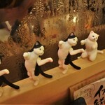 煮込み屋 喜平 - 猫のフィギュア