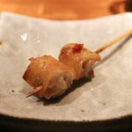 炭焼 おかげさん - 高坂鶏ももの抱きみ