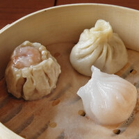 北京ダック専門店 銀座芳亭 - 小籠包、海老シューマイ、海老餃子