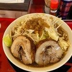 札幌豚研究所 - 料理写真:カムイの豚 醤油 小 チャーシュー2枚／麺200g(ニンニク少し、アブラ)