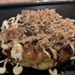 Shinise Okonomiyaki Oosaka Botedyuu - 油かす玉