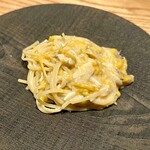 やまぐち - ❽渡り蟹と菊のパスタ ～渡り蟹を卵で絡め、菊花で仕上げたパスタ。黄色の色合いの中には香り立つ渡り蟹のエキスがたっぷりの濃厚なパスタで締めくくり。