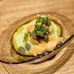 やまぐち - ❺枝豆の冷製カッペリーニ ～枝豆をソースにした冷製カッペリーニに天草産の赤雲丹をトッピング。さらにカラスミをかけ放題というなんともマシマシ贅沢なお料理。赤雲丹の存在がお互いに引立て素晴らしさ。