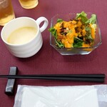 Bisutoro Itsuki - スープとサラダ