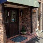 Ru veru - 入口は東側にあります。店名が書いてないですね(^_^;)