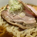 麺 みつヰ - 炙り豚バラチャーシューと一枚肉豚ロースレアチャーシュー