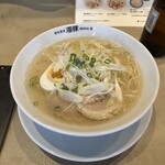 216968060 - 【2023.9.9(土)】博多豚骨ラーメン（並盛・110g）900円