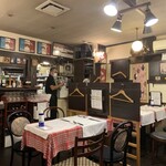 ル・マルカッサン - 1番乗りなので店内は空いています　この後、次々に予約客の来店あり