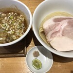 麺屋鈴春 - 鶏豚魚つけ麵