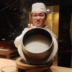 初音鮨 - 釜の炊きたて御飯