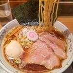 中華そば 勝本 - 特製中華そば麺リフト
