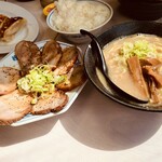 気むずかし家 - Wチャーシュー麺