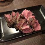 肉山 - 3．赤牛の芯々（しんしん）