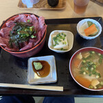 なか里 - まぐろ2色丼定食　1000円