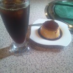 モランボン - ランチセットのセットメニューのﾃﾞｻﾞｰﾄ（ｱｲｽｺｰﾋｰとﾌﾟﾘﾝ）