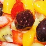 芳林堂 - 「特注・生ﾁｮｺﾚｰﾄﾃﾞｺﾚｰｼｮﾝｹｰｷ(果物大盛)5号」更にアップです（2013/10/6UP）