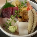山与し鮨 - 海鮮丼(1100円)