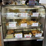 オハヨー精肉店 - ショーケース