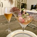 スープとカレー ボンジョルネ - ●前菜
            山葵風味のブラマンジェとズワイガニとうさぎのコンソメジュレのパフェ