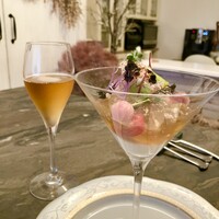 スープとカレー ボンジョルネ - ●前菜
                    山葵風味のブラマンジェとズワイガニとうさぎのコンソメジュレのパフェ