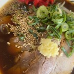 Ashiya Ramen An - 紅しょうが、ゴマ、ニンニクをＯＮ