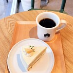 My Home Coffee, Bakes, Beer - ■桃のショートケーキ
■ブレンドコーヒー