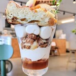 My Home Coffee, Bakes, Beer - ■桃とスパイス、ちょっとビワのパフェ(R5.9月上旬)
