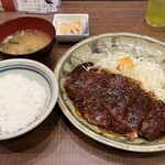 Nagoya Meibutsu Misokatsu Yabaton - ロースとんかつ定食（¥1300）