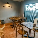 mizuna cafe & dining - テーブル