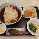 手打うどん 長谷沼 - ぶっかけうどん(冷) 中 ､とり天