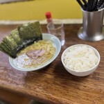 家系ラーメン まこと家 - 