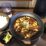 麻婆豆腐TOKYO - ご飯は割と入っていました。食べやすい麻婆豆腐でしたね