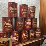 Smart Coffee - 階段脇に珈琲缶