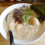 麺や 晴 - 料理写真:博多駅ラーメン(770円）＋味玉120円